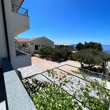 Beslic 3* Veliko Brdo (Makarska)