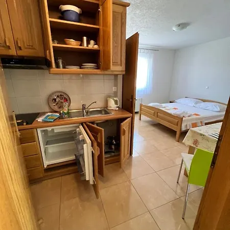 Beslic 招待所 Veliko Brdo (Makarska)