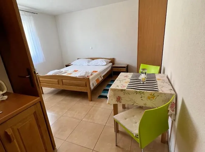 Beslic Konukevi 3*