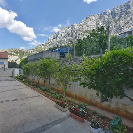 Beslic Guest house 3*