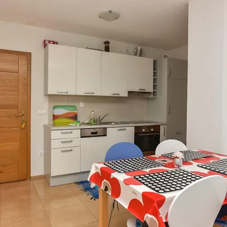 Beslic Guest house 3*