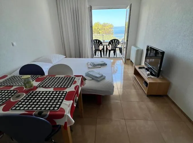 Beslic بيت ضيافة Veliko Brdo (Makarska)