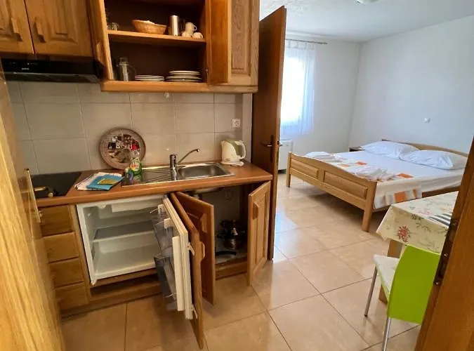 Beslic بيت ضيافة Veliko Brdo (Makarska)