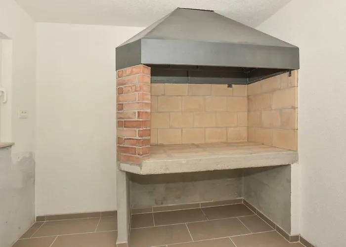 Beslic 3* Veliko Brdo (Makarska)